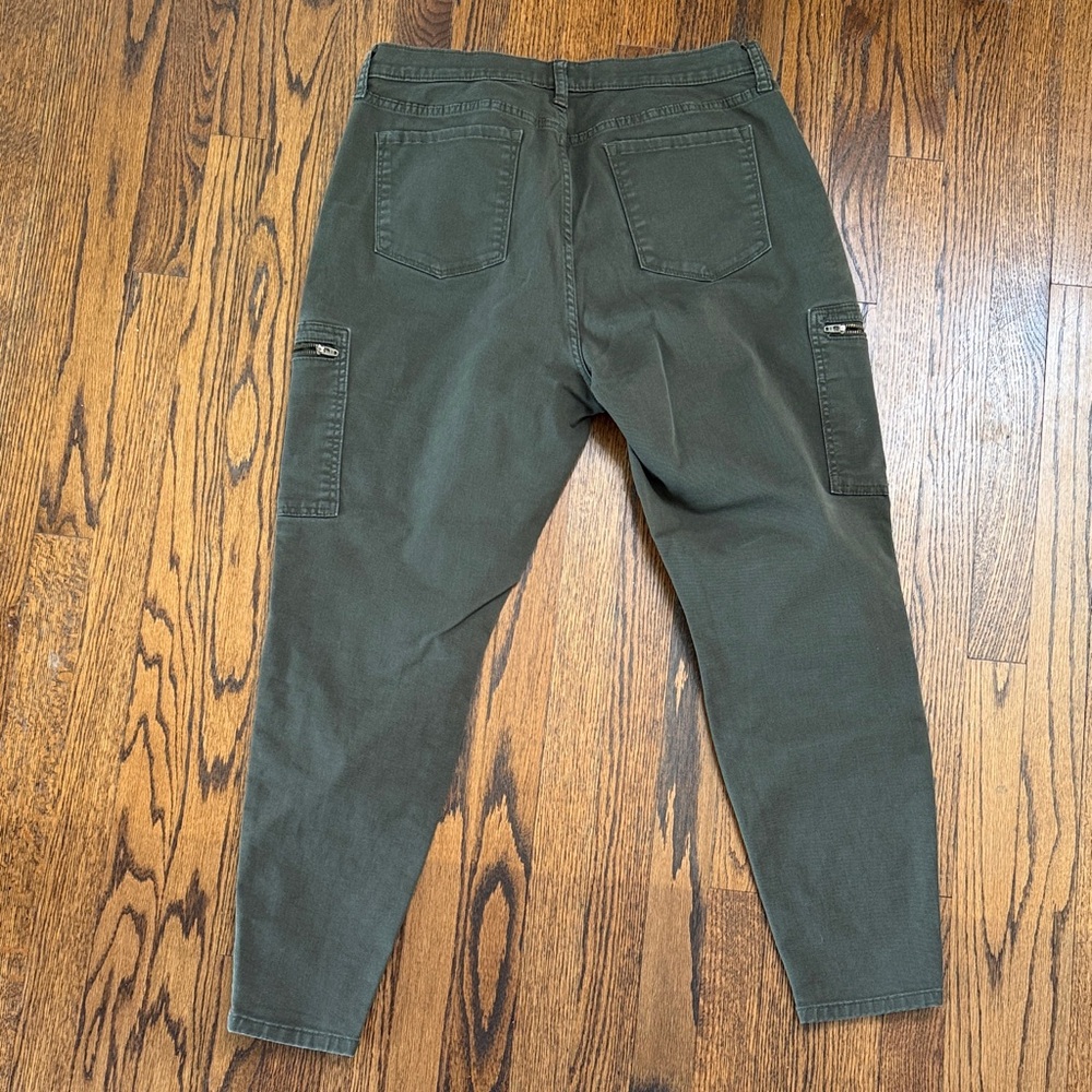 B36 Banana Republic Women’s 32/14 Dark Olive Skinny Utility Cargo Pants - Picture 4 of 4